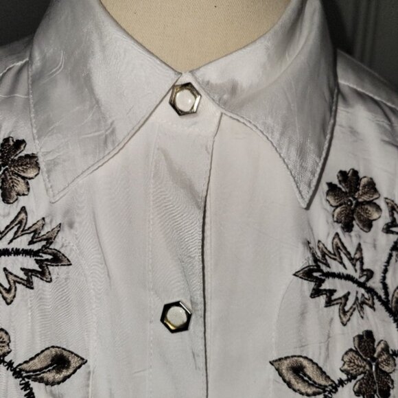 Blouse with Lovely Embroidery Size Small Ivory Stampede Ready - Picture 3 of 8